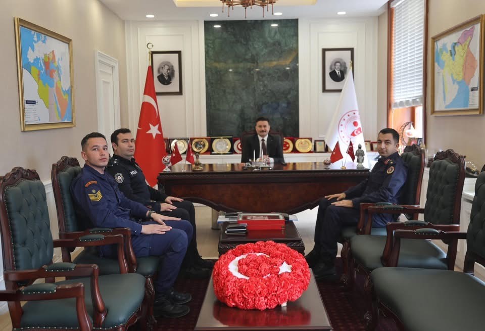 Gökçeada’da ilçe güvenlik ve asayiş toplantısı gerçekleştirildi
Gökçeada’da ilçe güvenlik ve asayiş toplantısı gerçekleştirildi