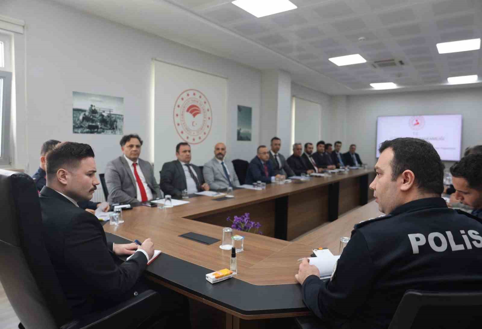 Gökçeada’da Koordinasyon ve Değerlendirme toplantısı gerçekleştirildi
Gökçeada’da Koordinasyon ve Değerlendirme toplantısı gerçekleştirildi