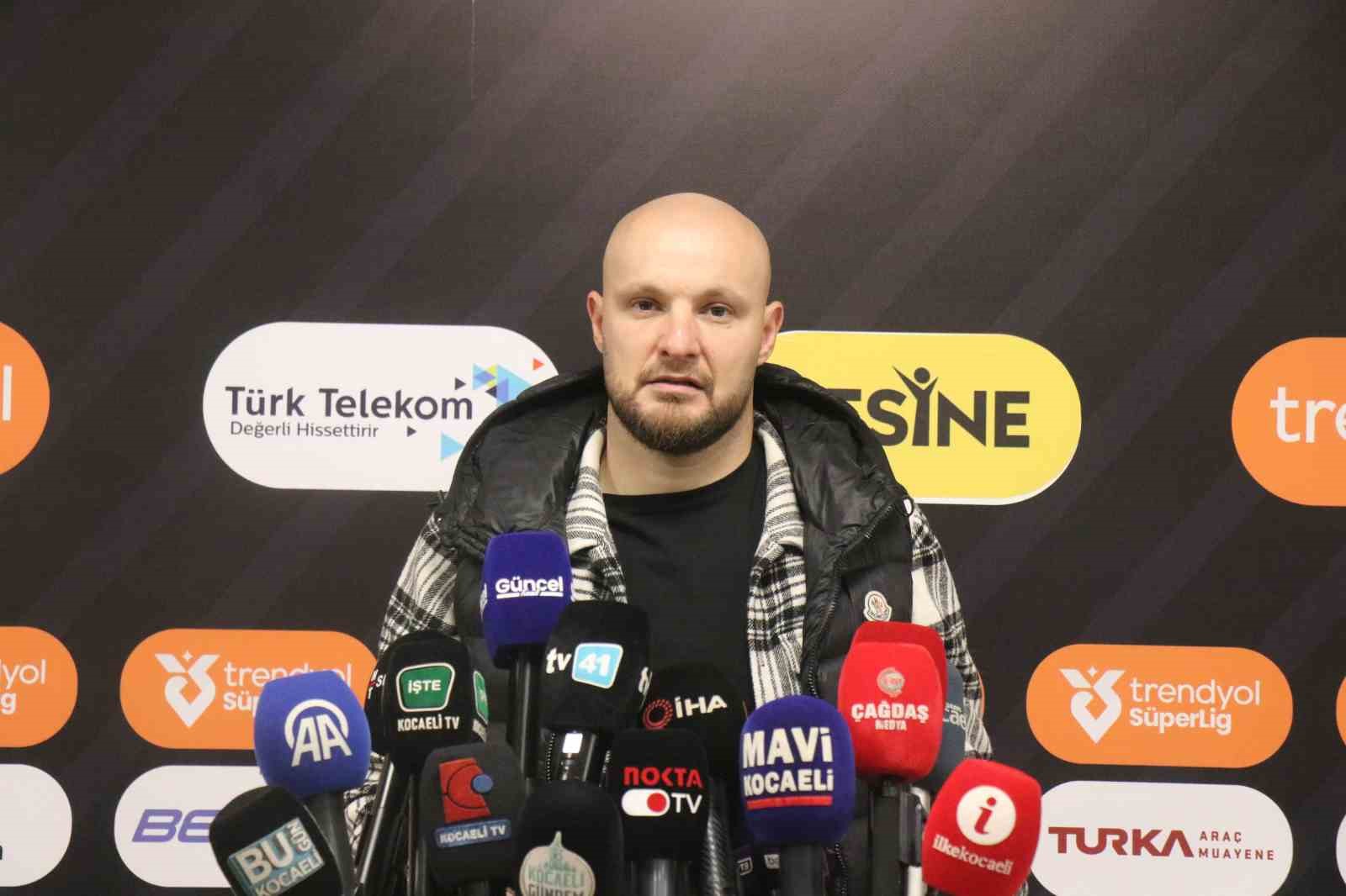 Gökhan Değirmenci: "Penaltı gibi gözüküyor, maalesef verilmedi"
