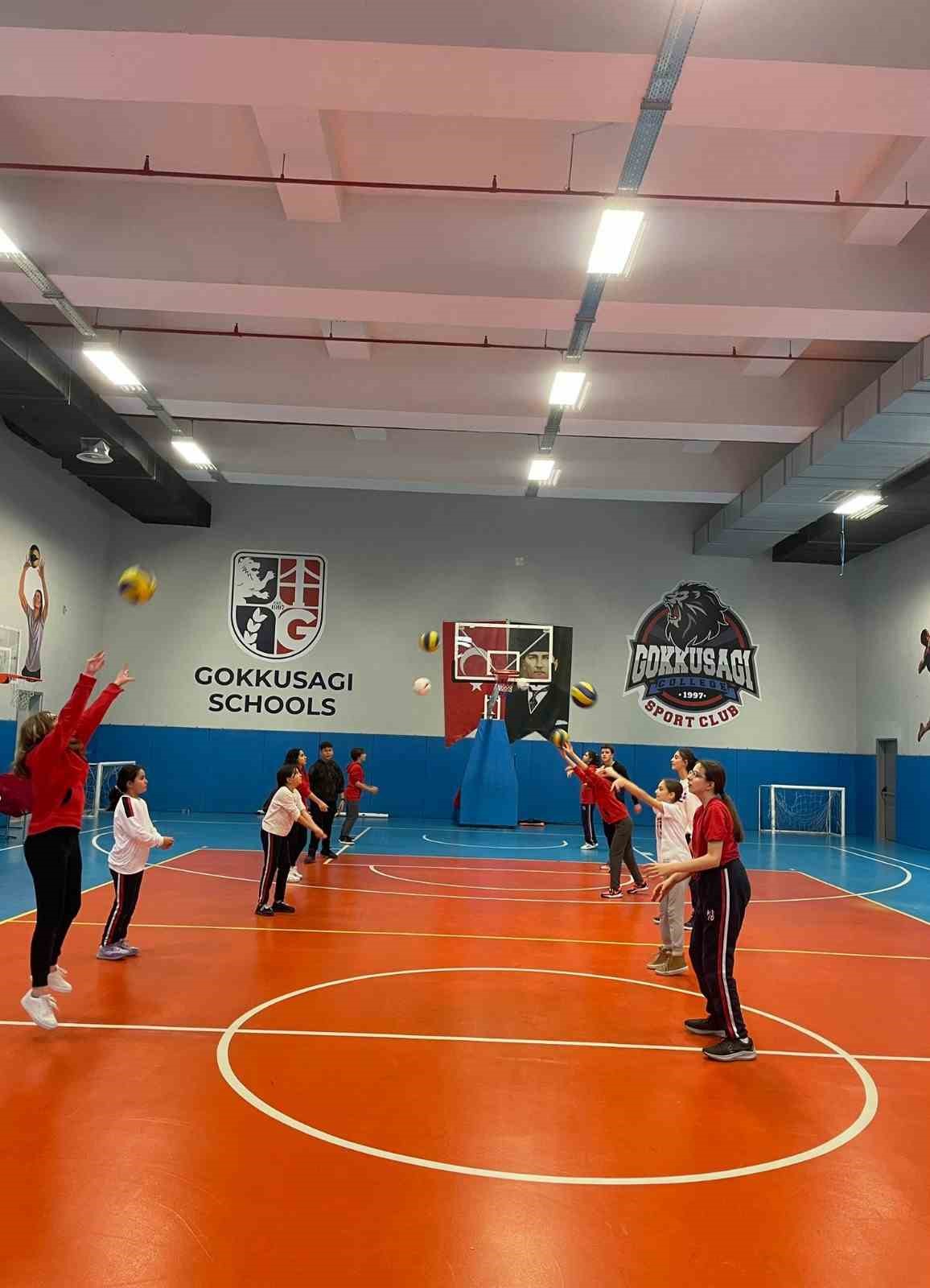 Gökkuşağı Koleji’nde çifte gurur
