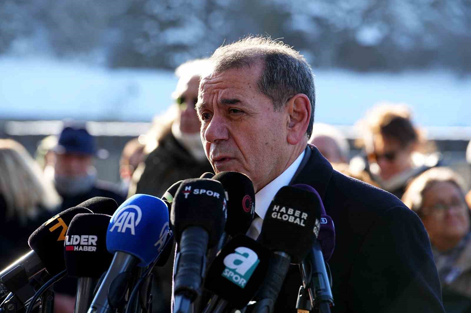 Gökmen Özdenak için stadyumda tören düzenlendi
