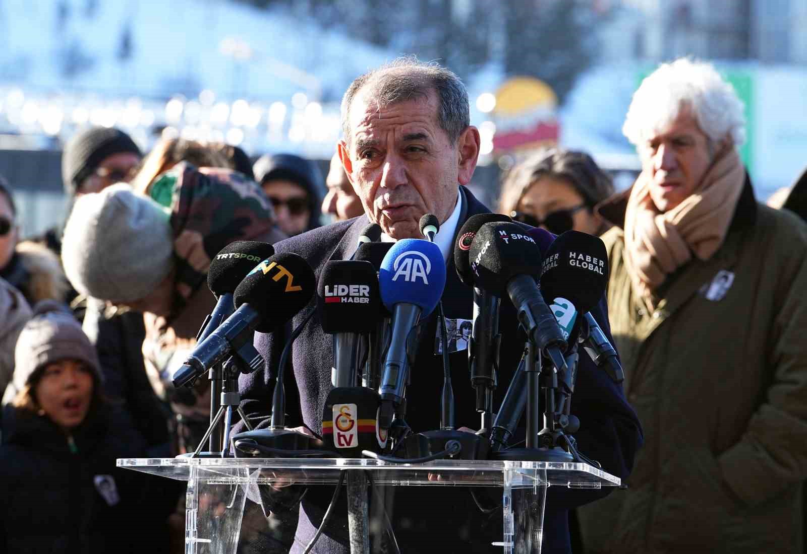 Gökmen Özdenak için stadyumda tören düzenlendi
