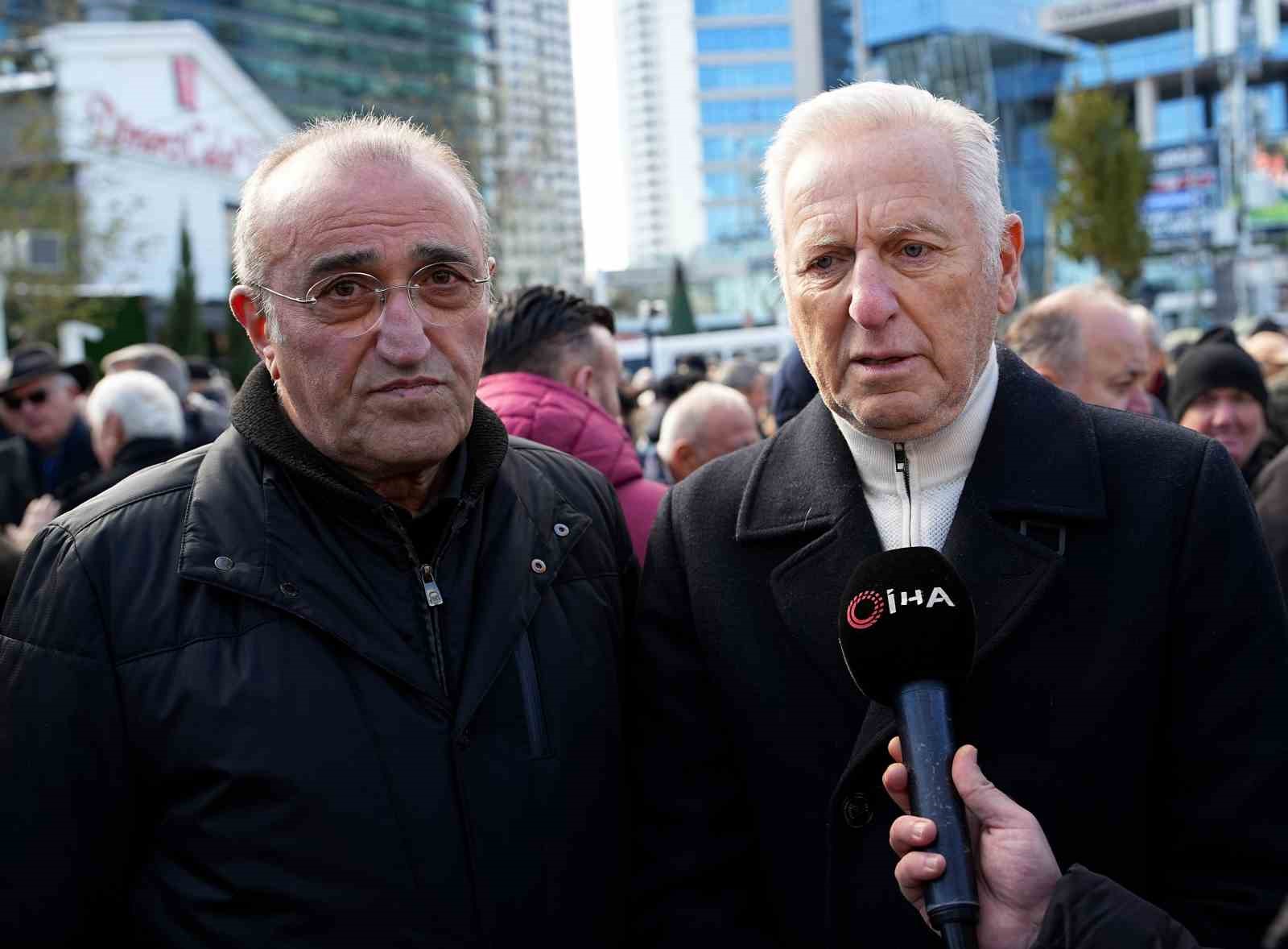 Gökmen Özdenak son yolculuğuna uğurlandı
