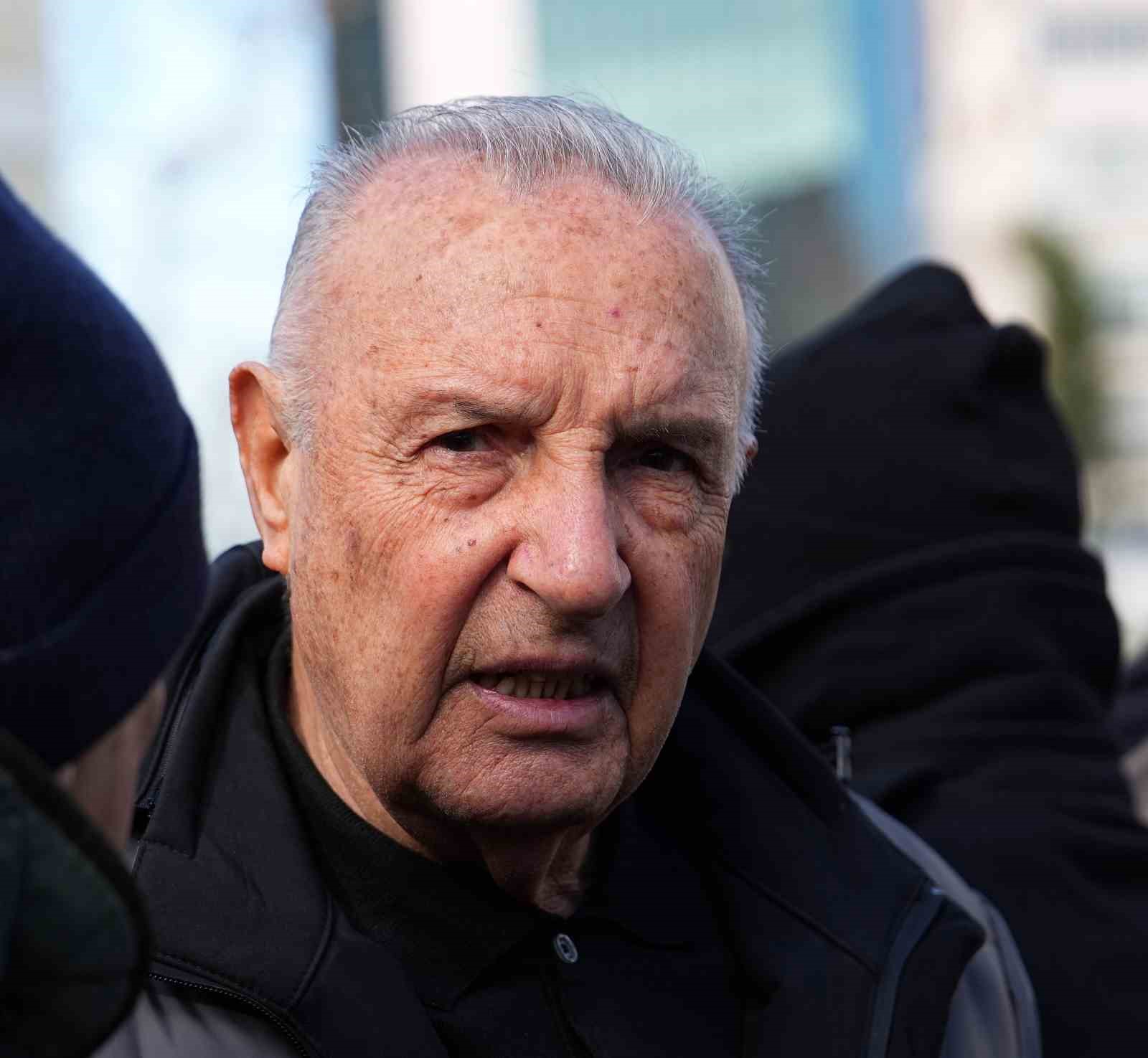 Gökmen Özdenak son yolculuğuna uğurlandı
