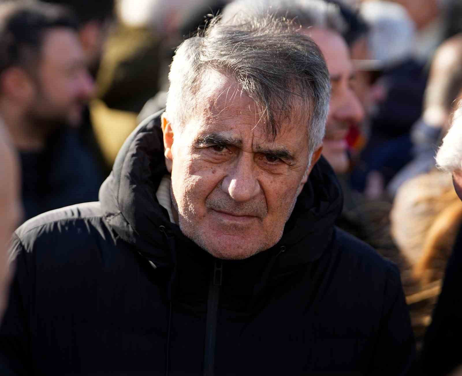 Gökmen Özdenak son yolculuğuna uğurlandı
