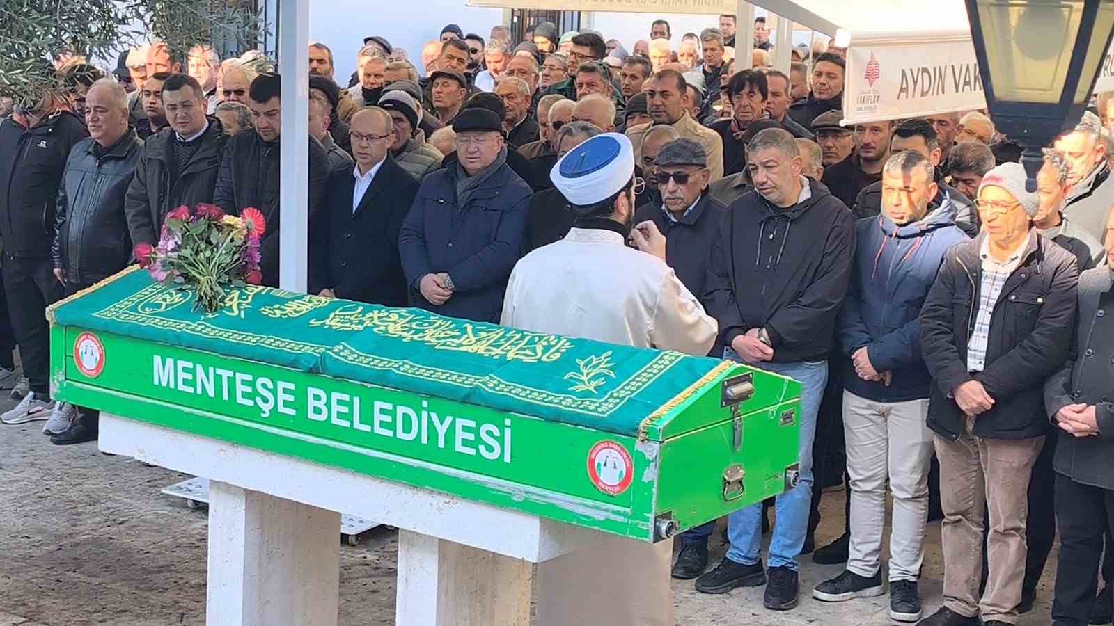 Gökova Körfezi’nde tekne faciası sonucu hayatını kaybeden Öztürk son yolculuğuna uğurlandı
