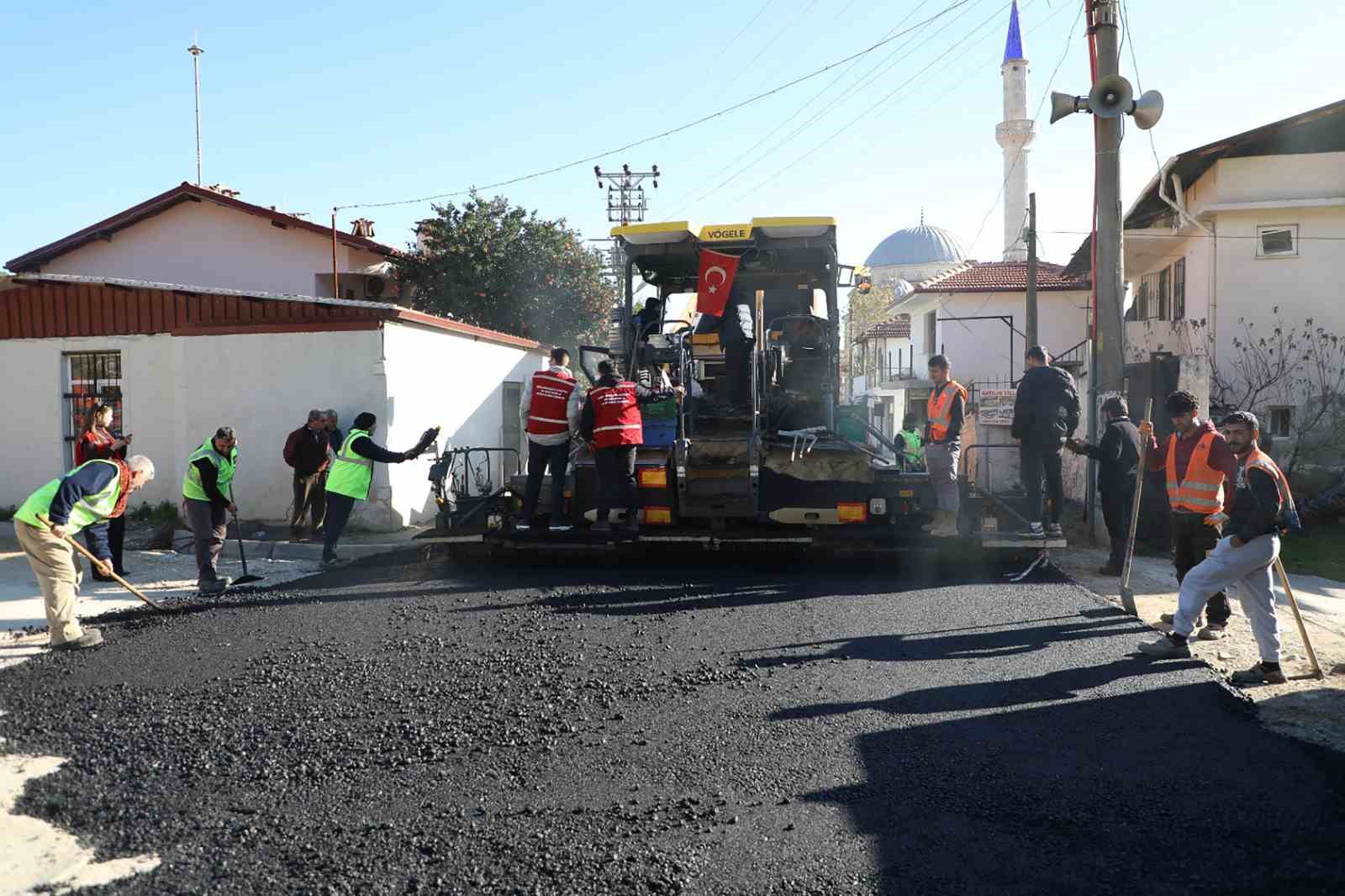 Gökova mahallesinin yolları yenileniyor
Gökova mahallesinin yolları yenileniyor