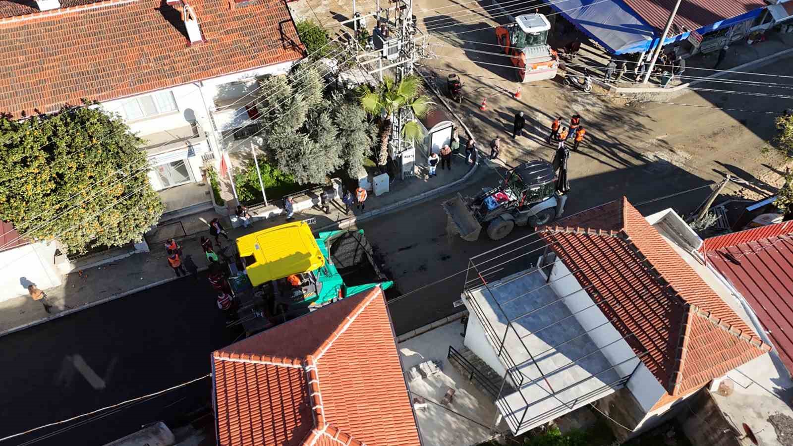 Gökova mahallesinin yolları yenileniyor
Gökova mahallesinin yolları yenileniyor