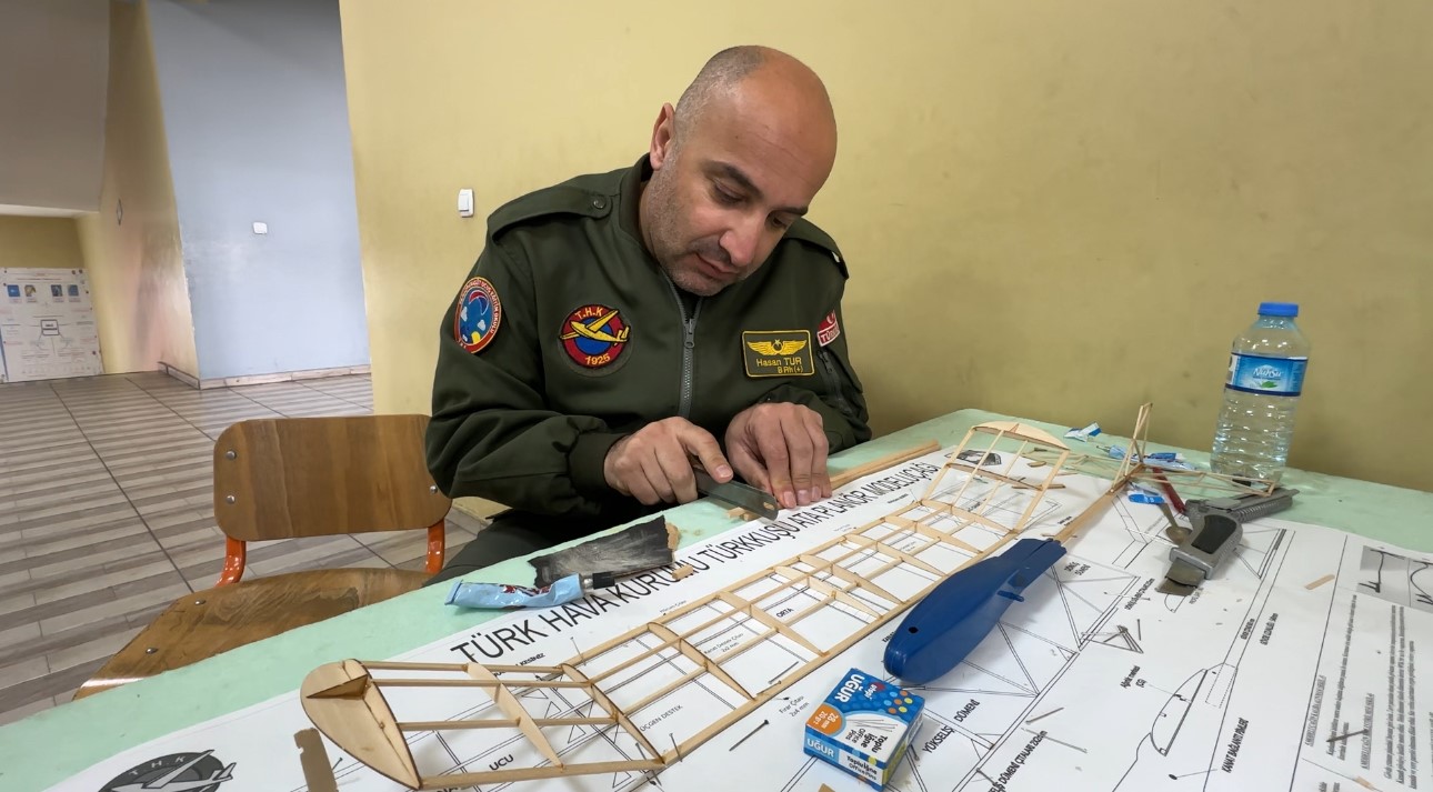 Gökyüzü meraklıları model uçakla buluştu
