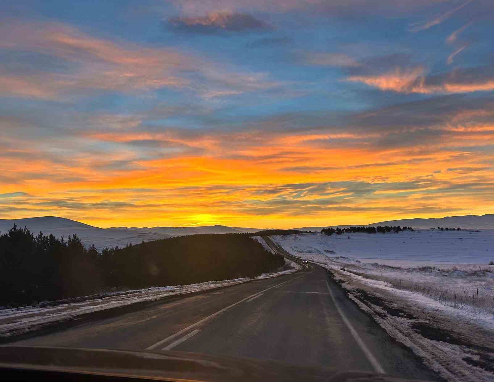 Gökyüzünde kızıl şölen
