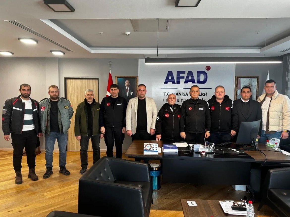 Gökyüzünün gönüllü neferleri Manisa’da ’İHAKUT’ çatısı altında birleşti
