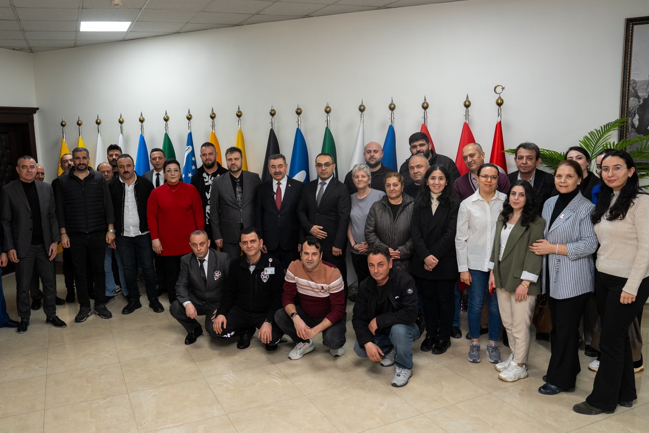 Gölbaşı Belediye Başkanı Odabaşı, vatandaş ve personelle bayramlaştı
Gölbaşı Belediye Başkanı Odabaşı, vatandaş ve personelle bayramlaştı