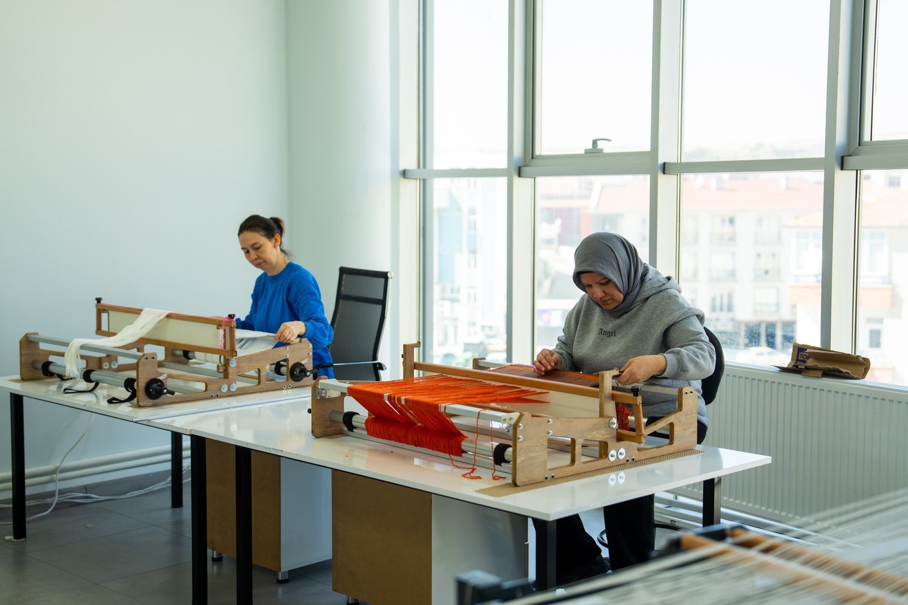 Gölbaşı’nda atıklar sanata dönüşüyor
