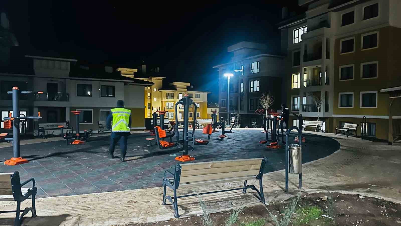 Gölbaşı’nda jandarma vatandaşın güvenliği için nöbette
