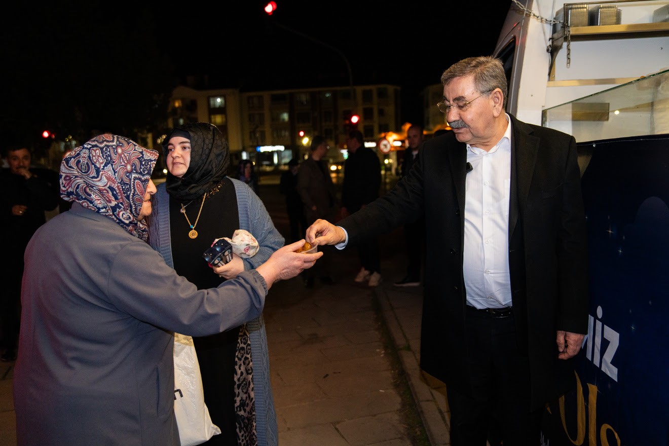 Gölbaşı’nda Kadir Gecesi’nde dualar semaya yükseldi
