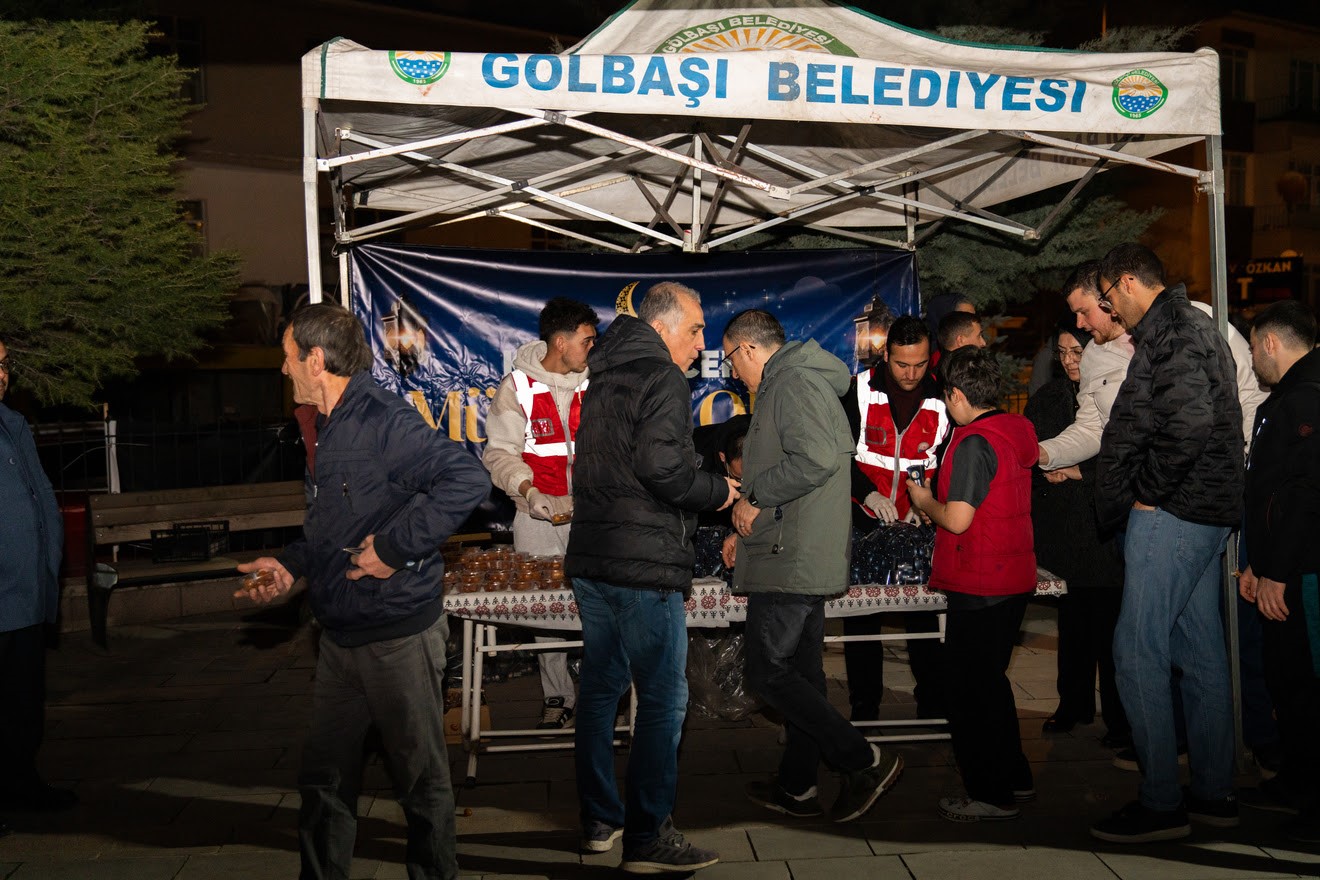 Gölbaşı’nda Kadir Gecesi’nde dualar semaya yükseldi
