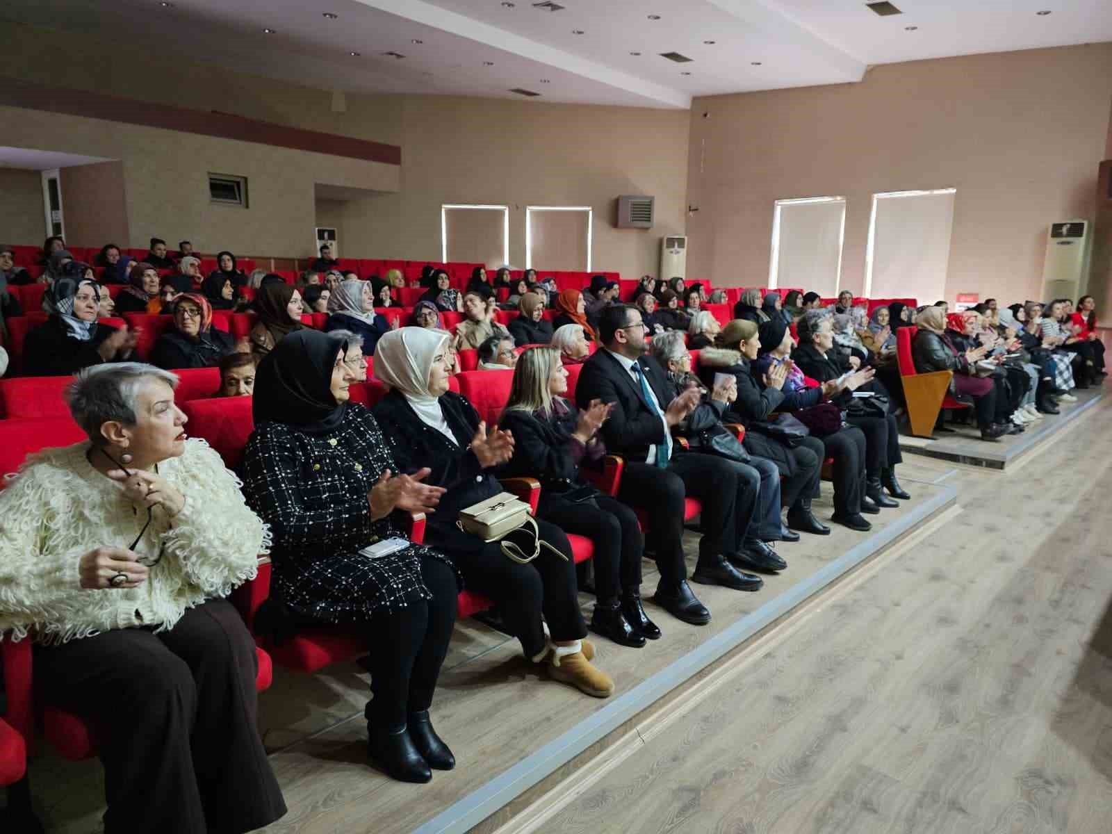 Gölcük’te "idrar ve gaita kaçırma" sorunlarına ameliyatsız çözüm yöntemleri anlatıldı
