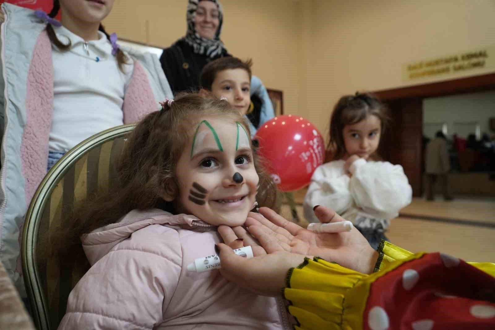 Gölcük’te öğrenciler için "Ara Tatil Tiyatro Şenliği" başladı
