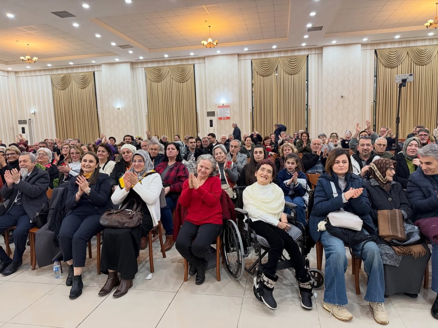 Gölcük’te Türk Halk Müziği Değirmendere Korosu konser verdi
