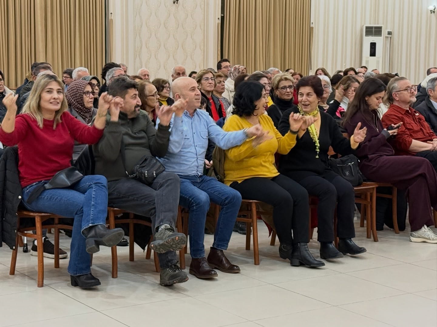 Gölcük’te Türk Halk Müziği Değirmendere Korosu konser verdi
