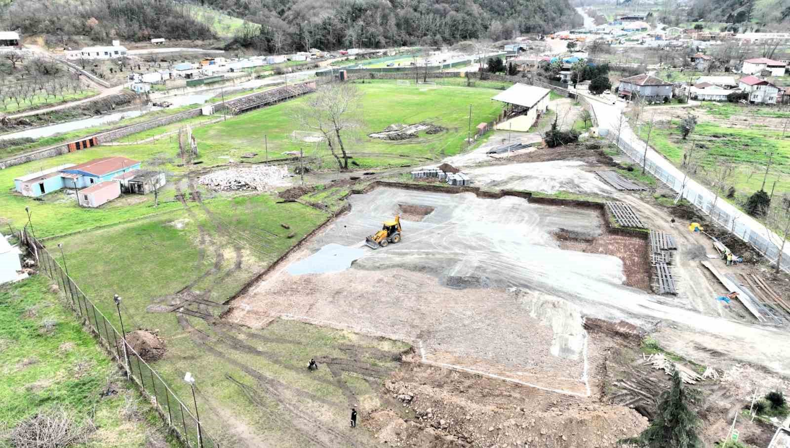 Gölcük’te yeni spor kompleksinin inşaat çalışmalarına başlandı
