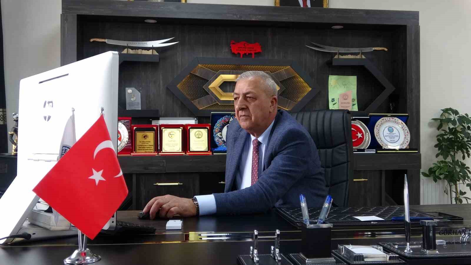 Göle Belediye Başkanı Budak: "Özgür Özel, eşime, ’Eşiniz dik durmadı, ben sizi milletvekili adayı yapayım’ şeklinde bir teklif iletti"
