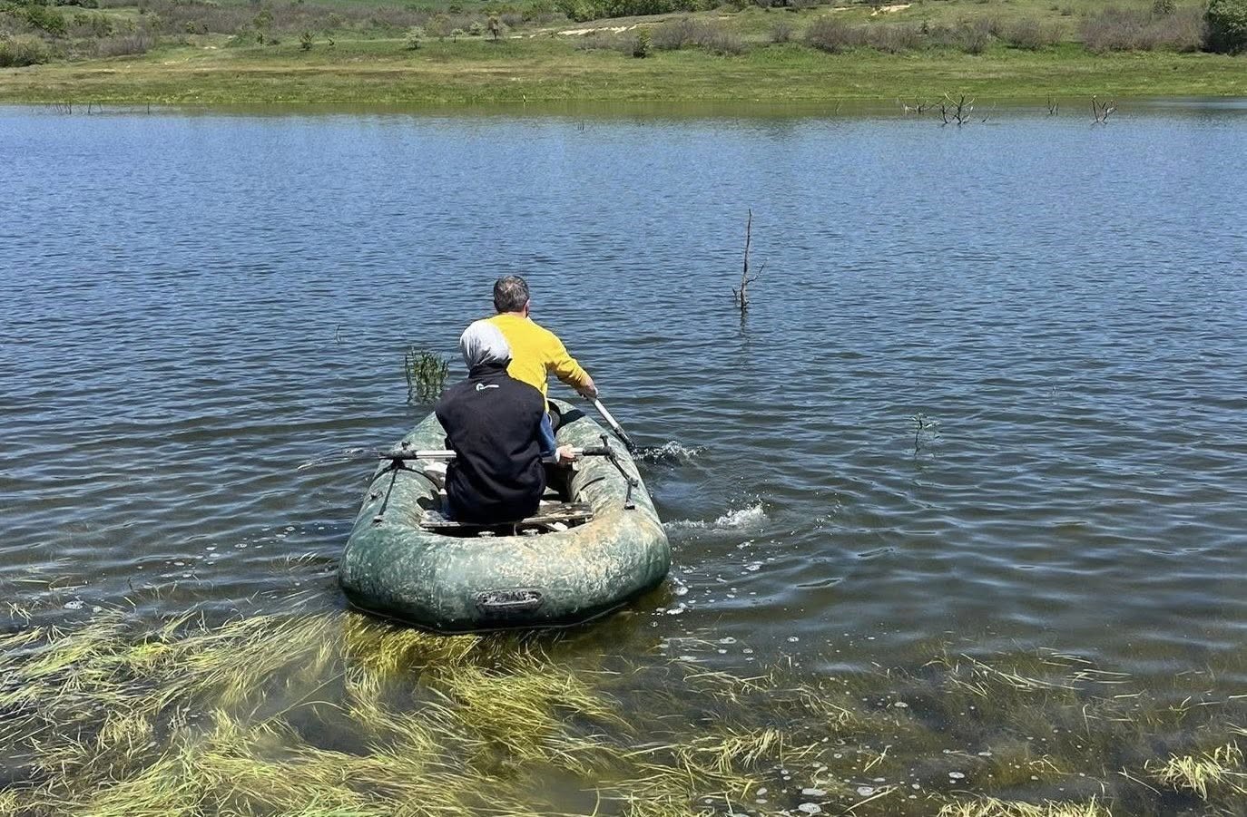 Gölette kaçak avcılığa geçit yok: Yasa dışı ağ imha edildi
