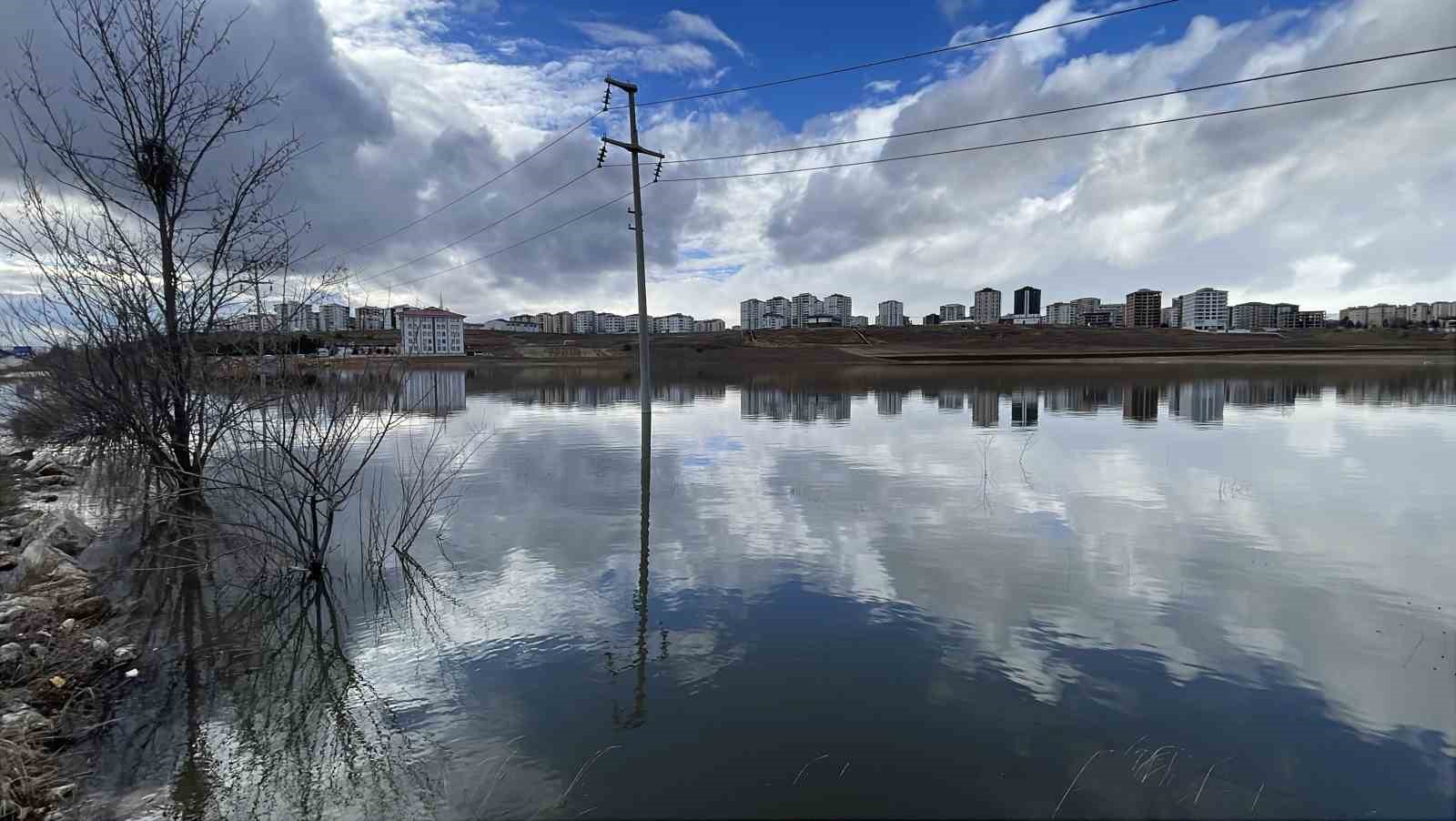 Göller kurumuştu, şimdi ise tarım arazileri göle döndü
