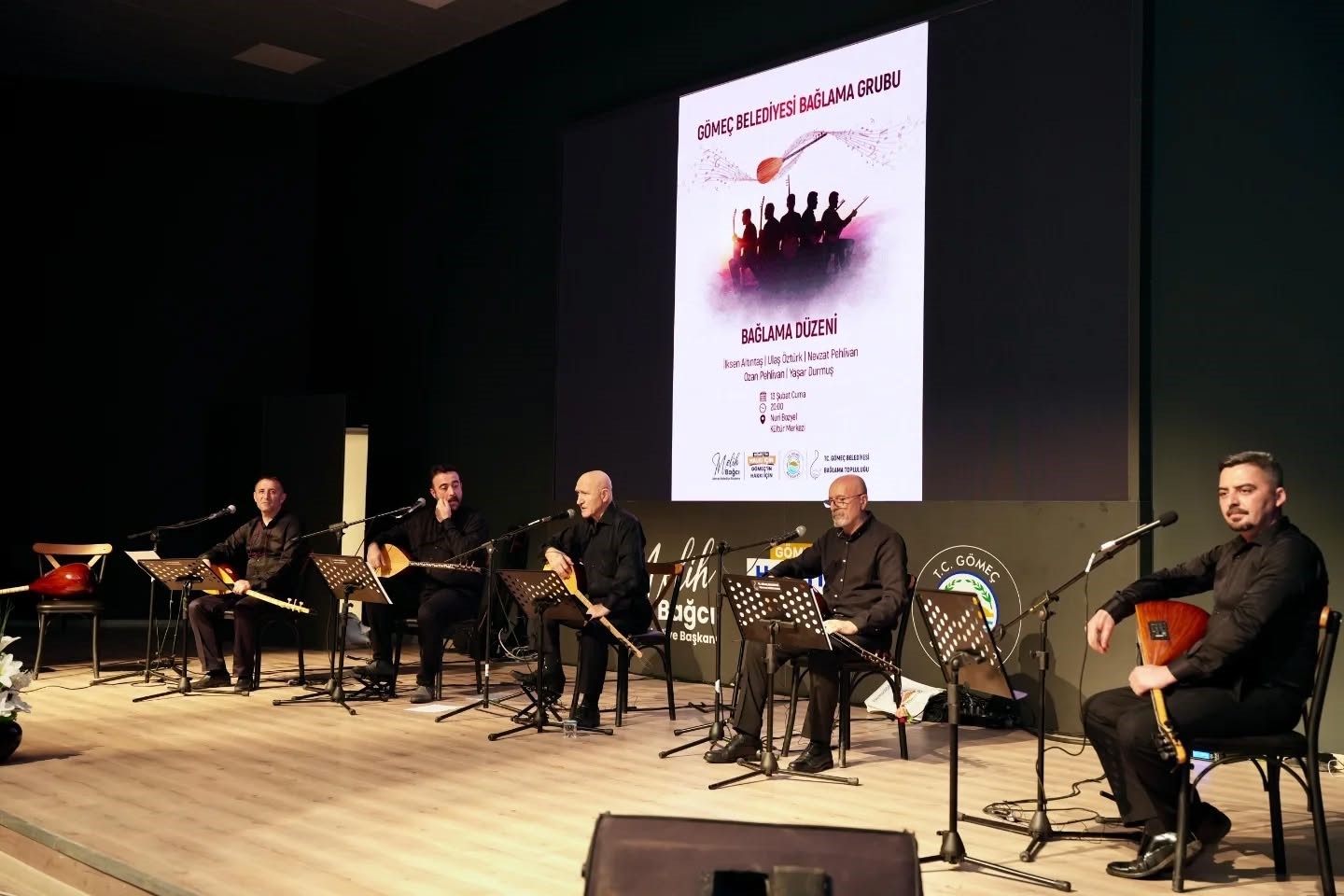 Gömeçlilere unutulmaz konser
Gömeçlilere unutulmaz konser