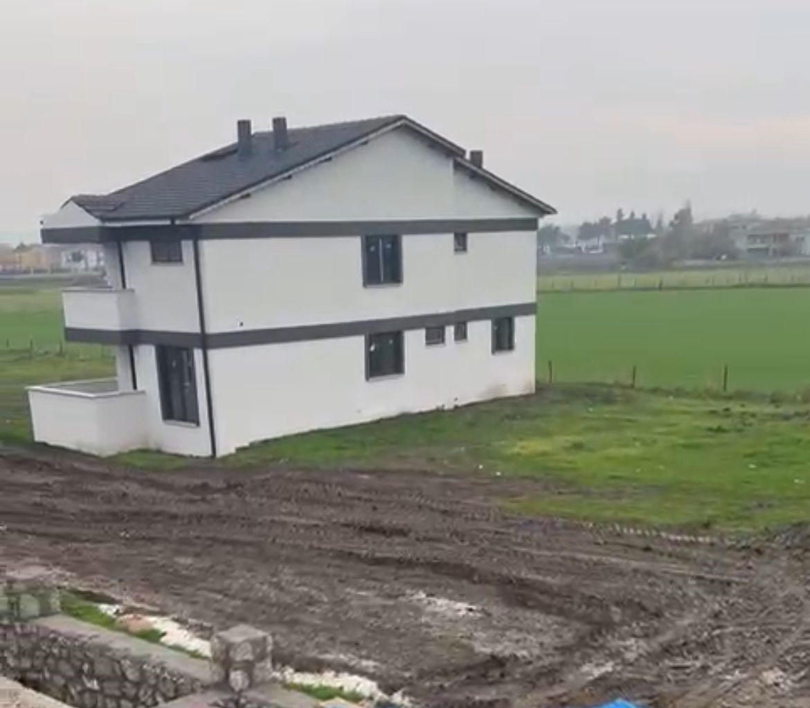 Gönen’de imar var, inşaat var yol yok, altyapı yok
Gönen’de imar var, inşaat var yol yok, altyapı yok