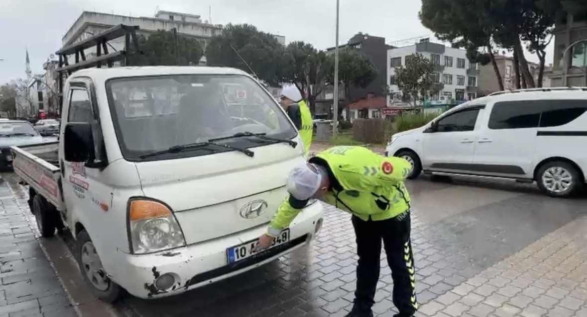 Gönen’de trafik denetimleri sürdürülüyor
