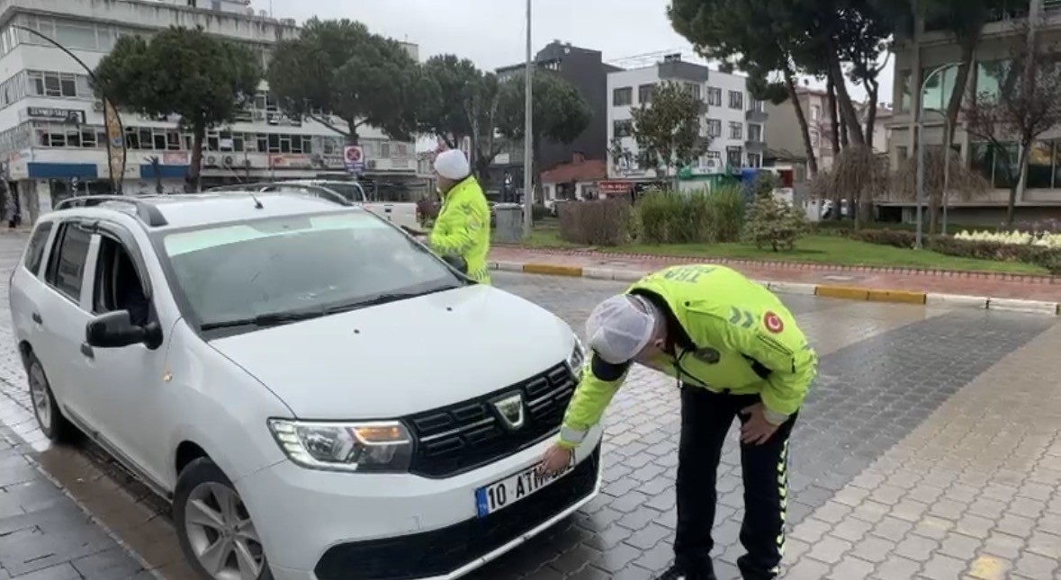 Gönen’de trafik denetimleri sürdürülüyor
