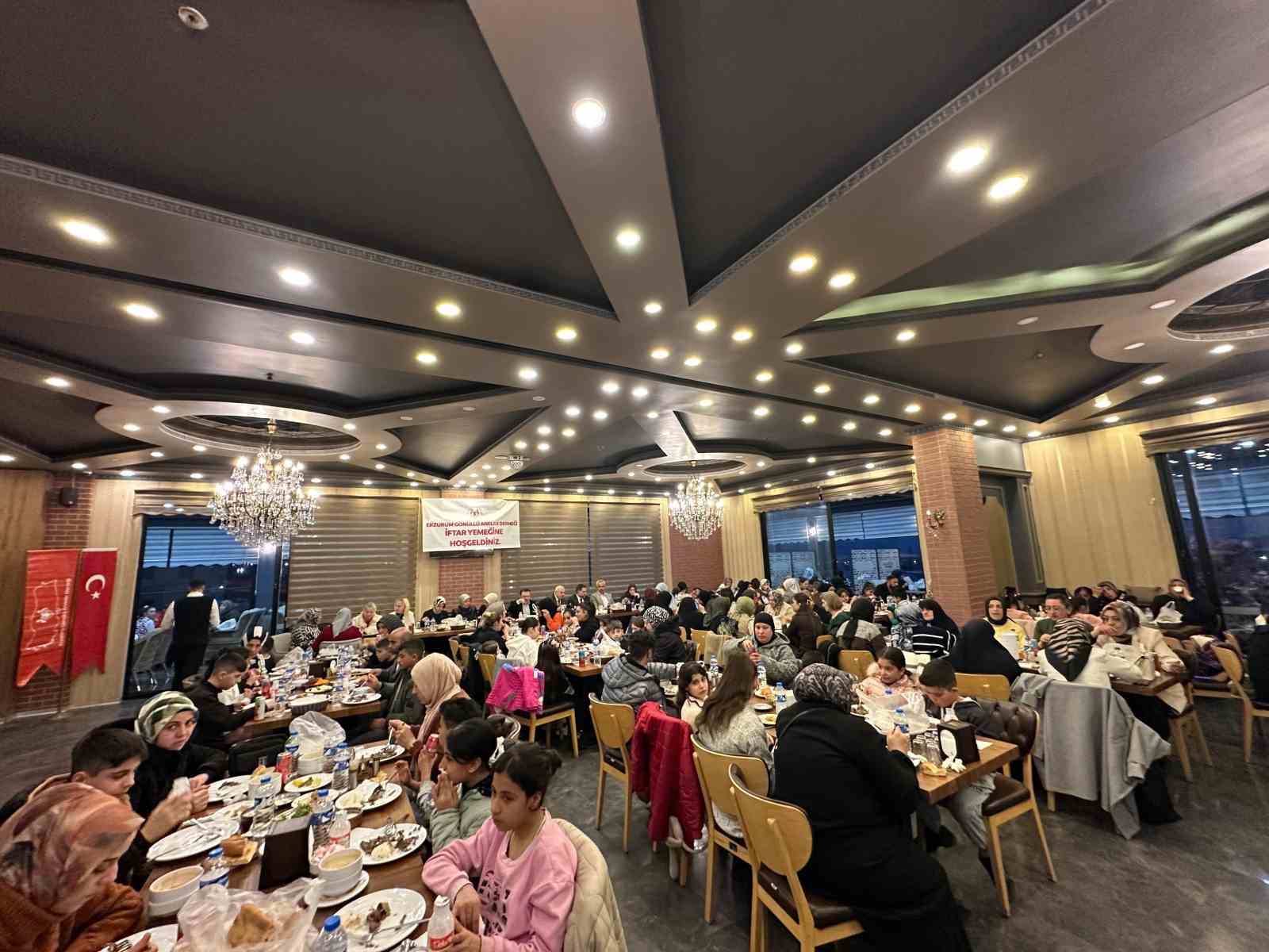 Gönüllü annelerden 440 aileye iftar sofrasında büyük dayanışma
