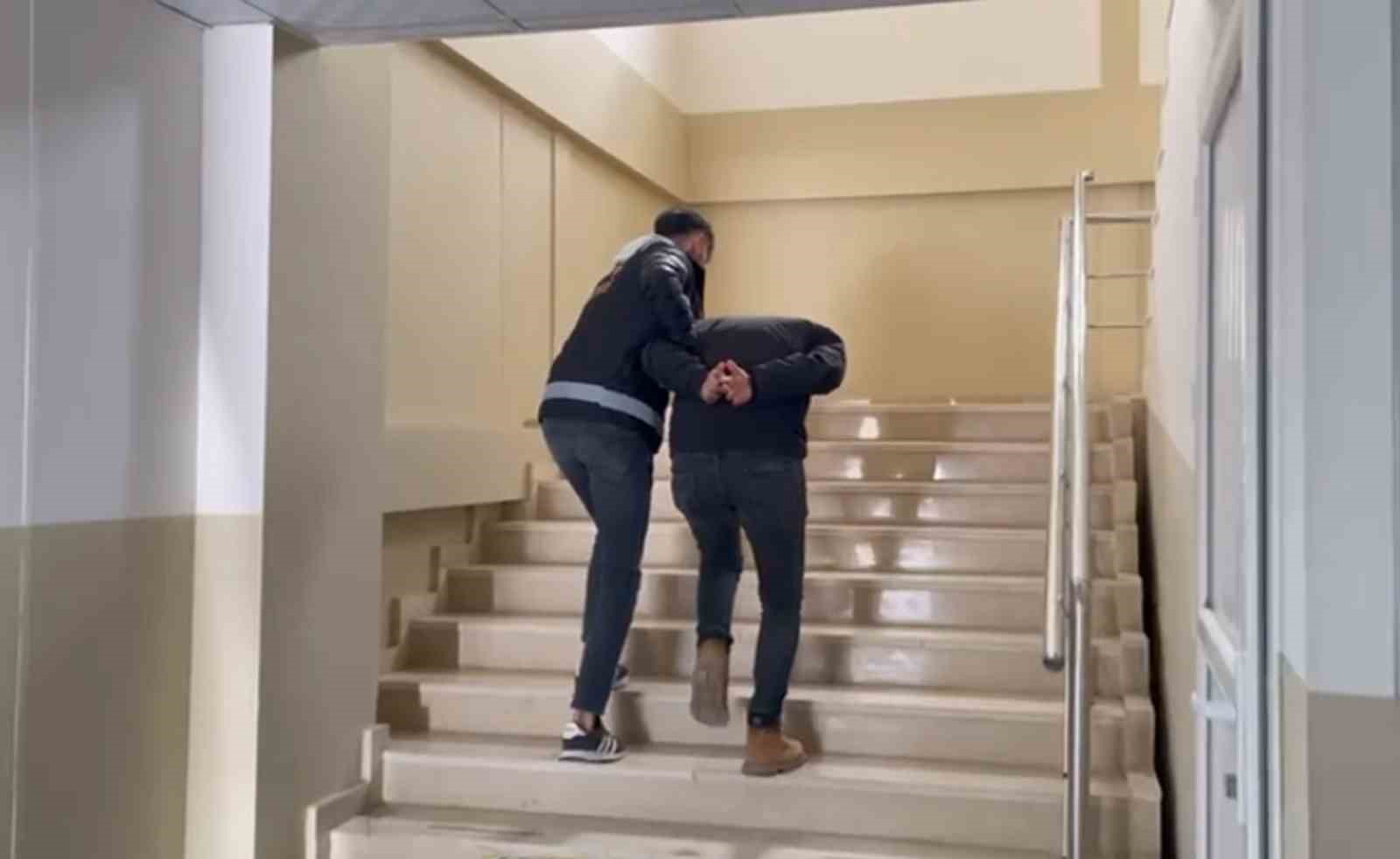 Gönüllü olarak ülkesine dönen Suriye’li kaçak yolla Türkiye’ye girerken yakalandı
