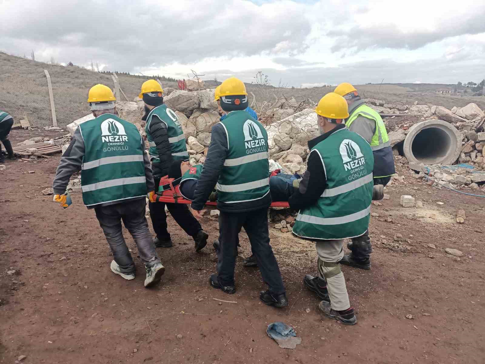 Gönüllülere arama ve kurtarma eğitimi verildi
