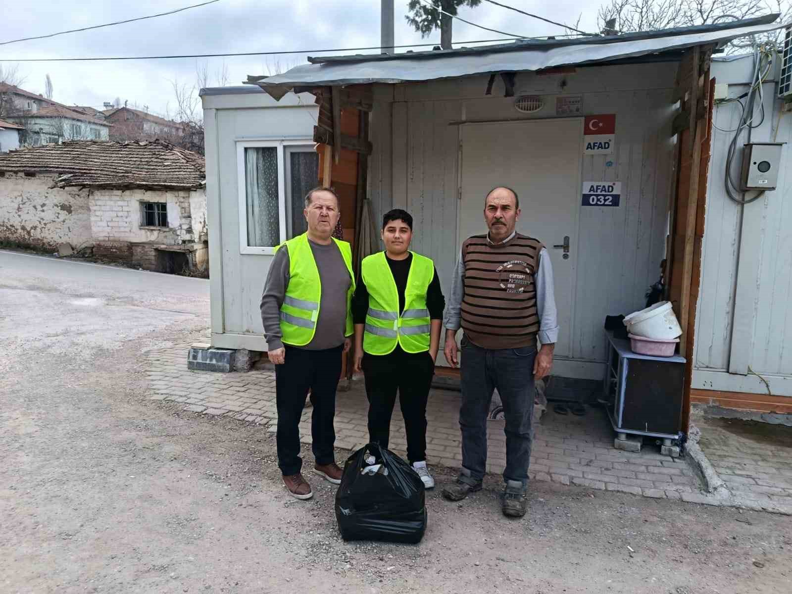 Gördesli öğrencilerden depremzedelere gönül köprüsü
