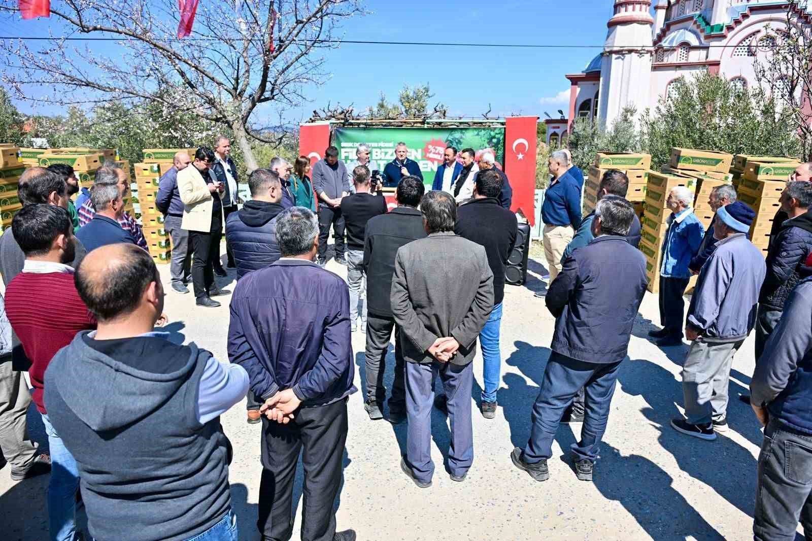 Gördes’te 73 bin domates fidesi toprakla buluşuyor
