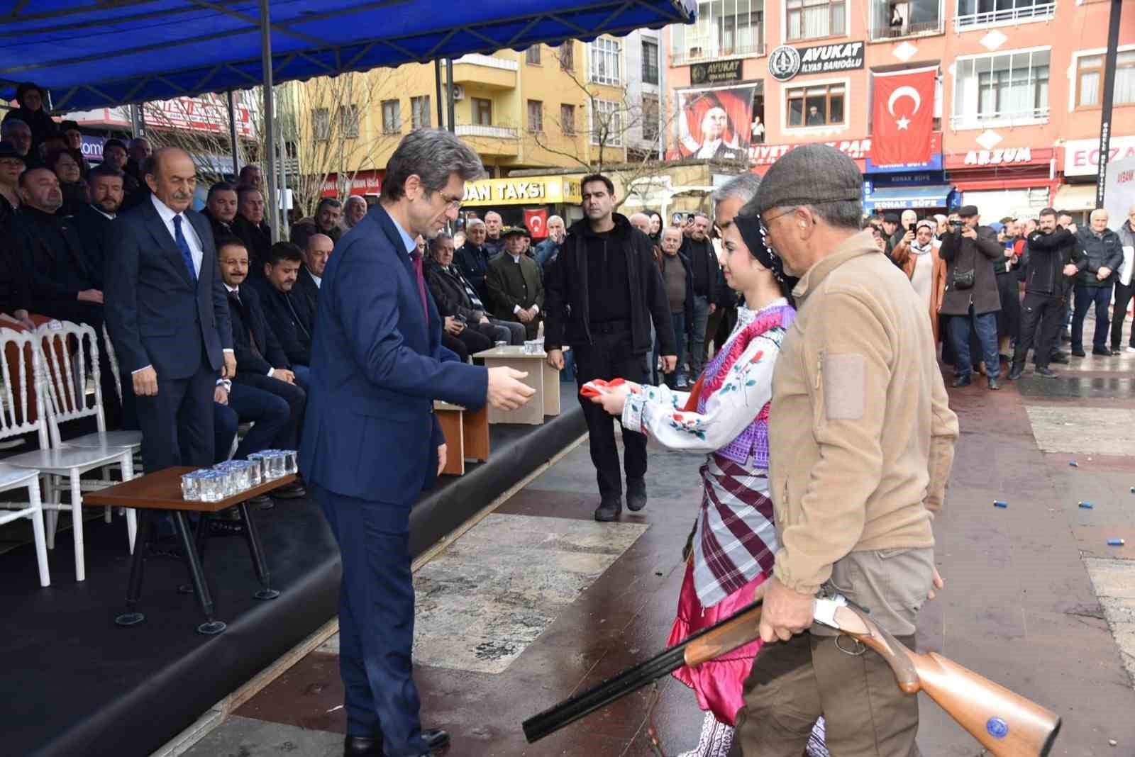 Görele’nin düşman işgalinden kurtuluşunun 108. yıl dönümü törenle kutlandı
Görele’nin düşman işgalinden kurtuluşunun 108. yıl dönümü törenle kutlandı
