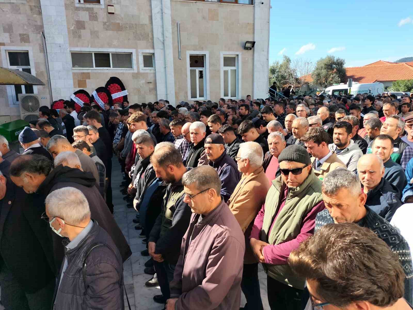Görevi başında kalp krizi geçirerek hayatını kaybetti
