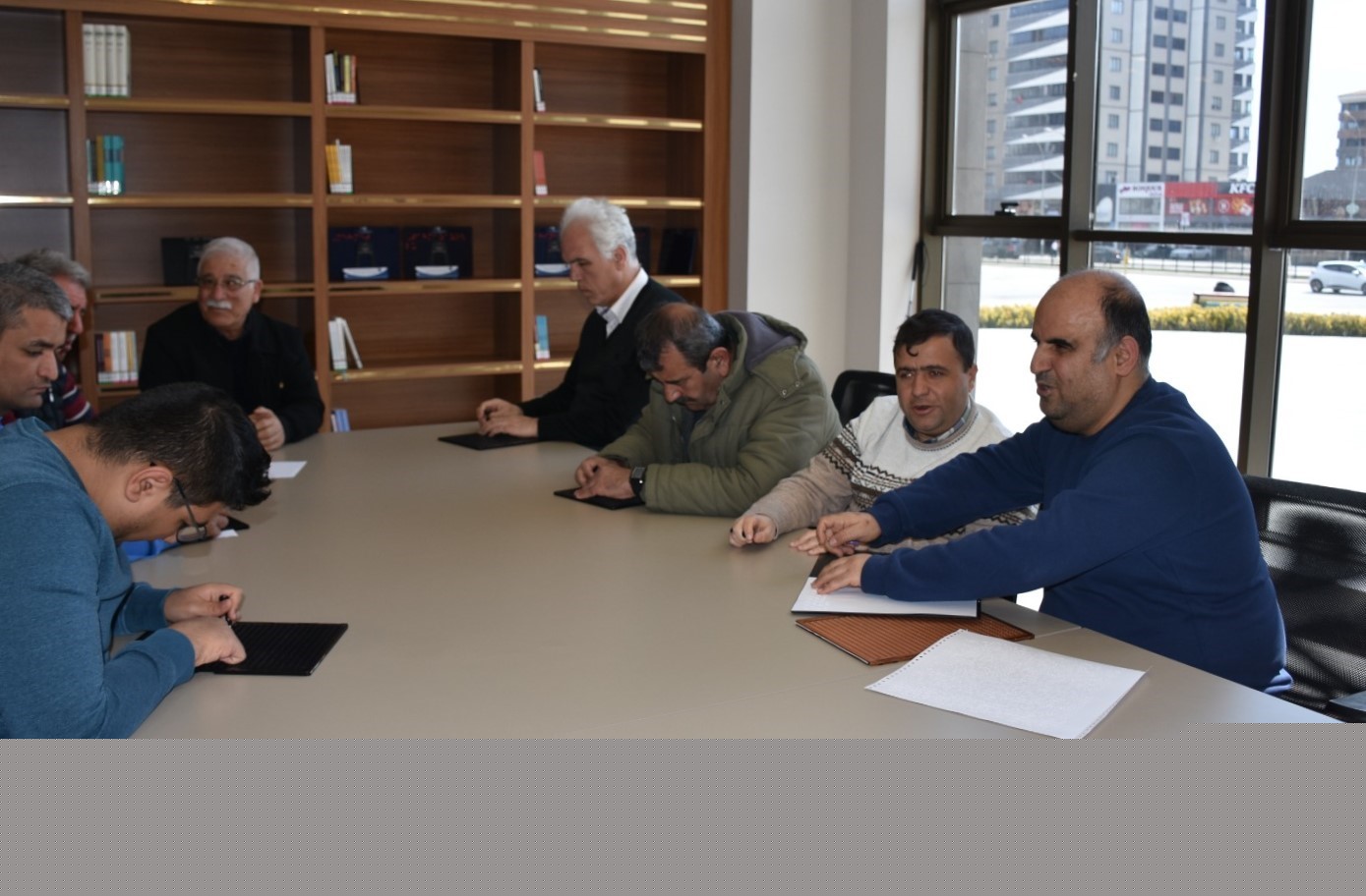 Görme engeliler Braille alfabesi öğreniyor
