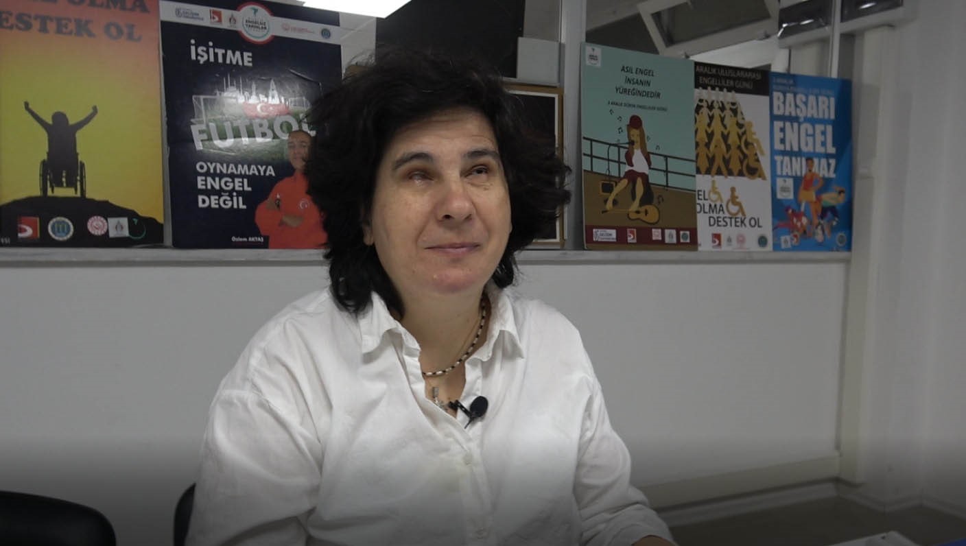 Görme engelli 3 çocuk annesi Çiler Kocaman’ın ’Braille’ alfabesiyle okuma azmi
