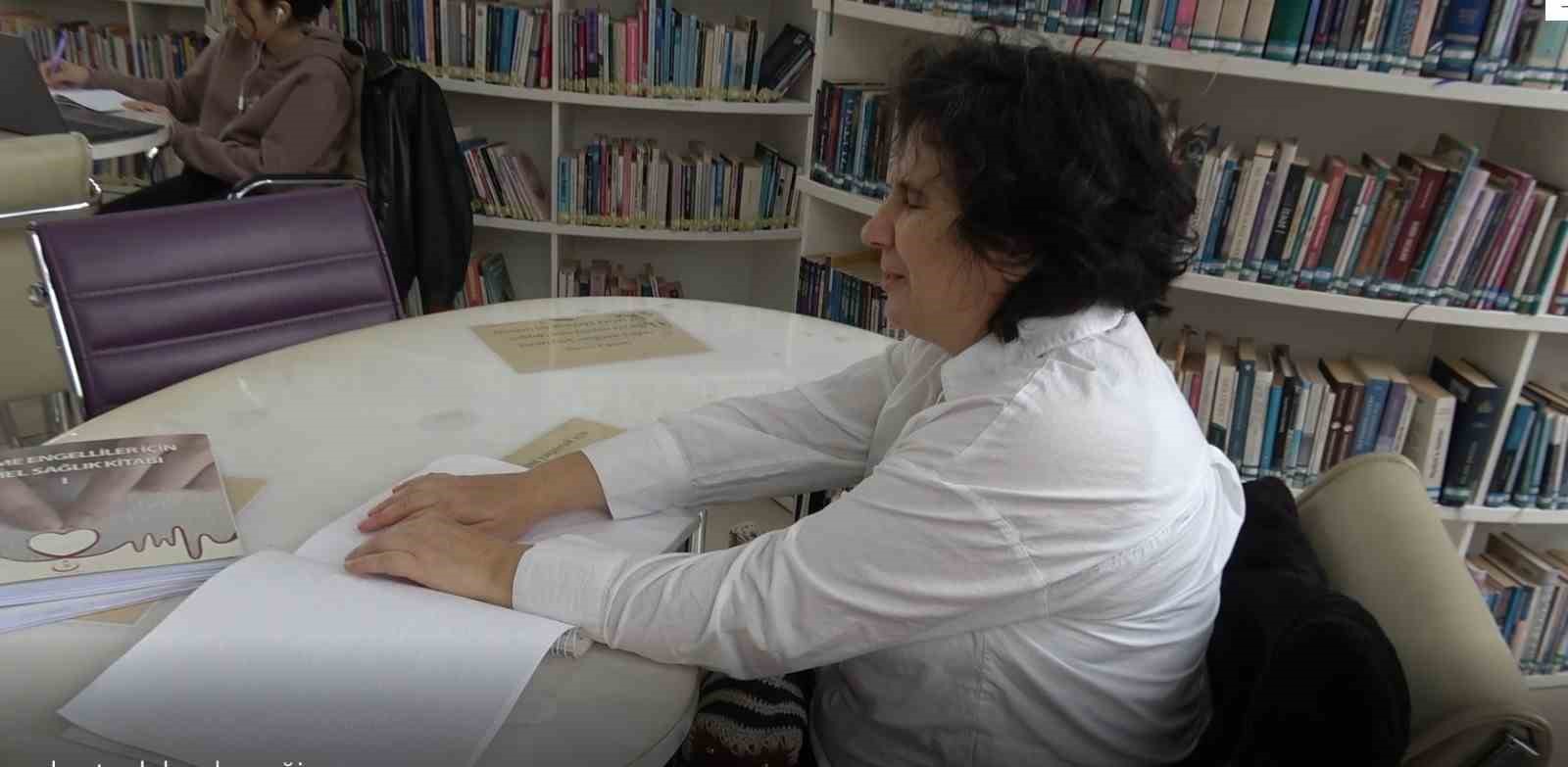 Görme engelli 3 çocuk annesi Çiler Kocaman’ın ’Braille’ alfabesiyle okuma azmi
