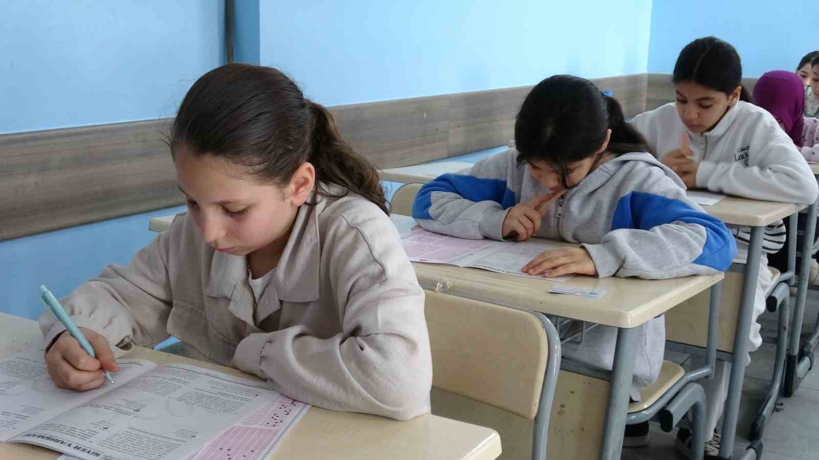 Görme engelli kardeşlerin Siyer Yarışması heyecanı
