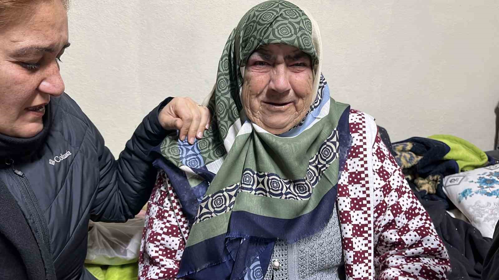 Görme engelli yaşlı kadına devletten şefkat eli: "Elveda evim" diyerek yıllardır yaşadığı evine gözyaşlarıyla veda etti
