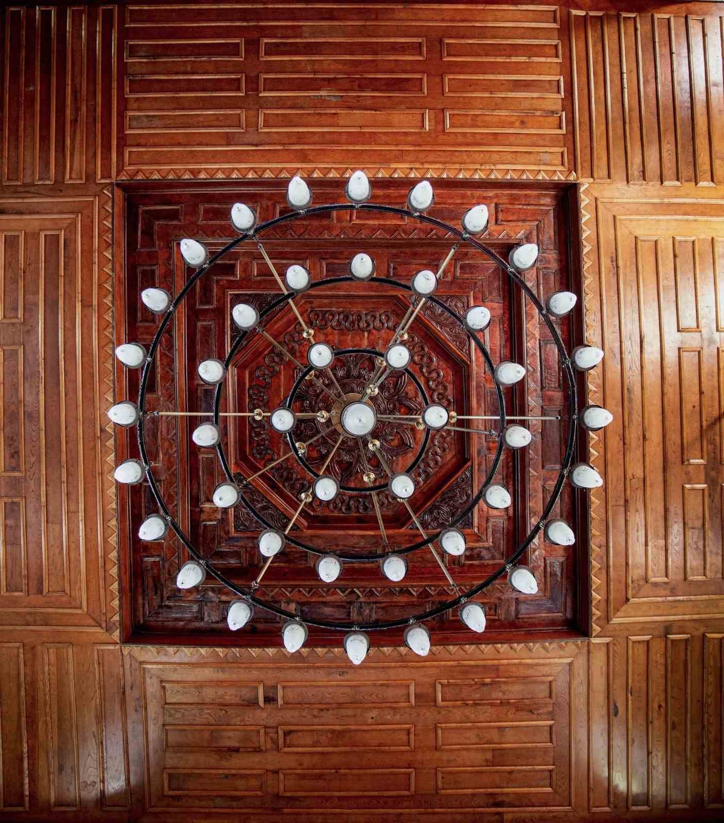 Görselliğiyle göz kamaştırıyor
