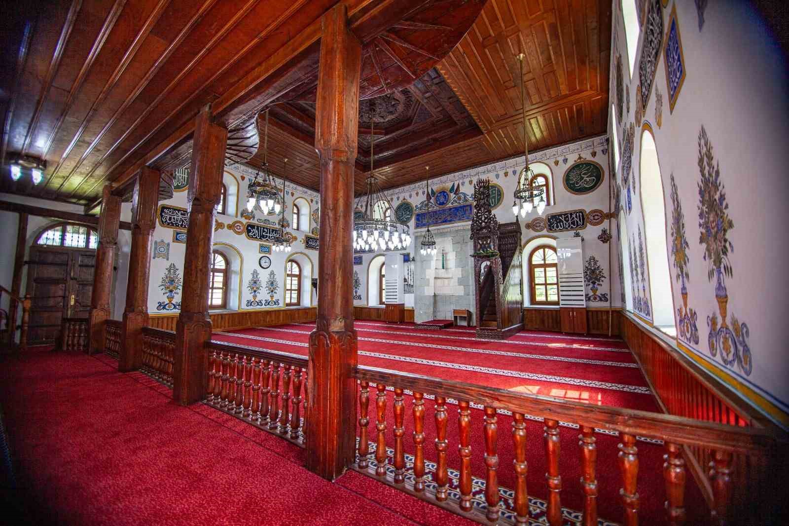 Görselliğiyle göz kamaştırıyor
