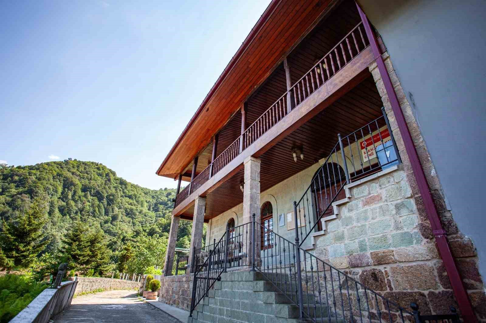 Görselliğiyle göz kamaştırıyor
