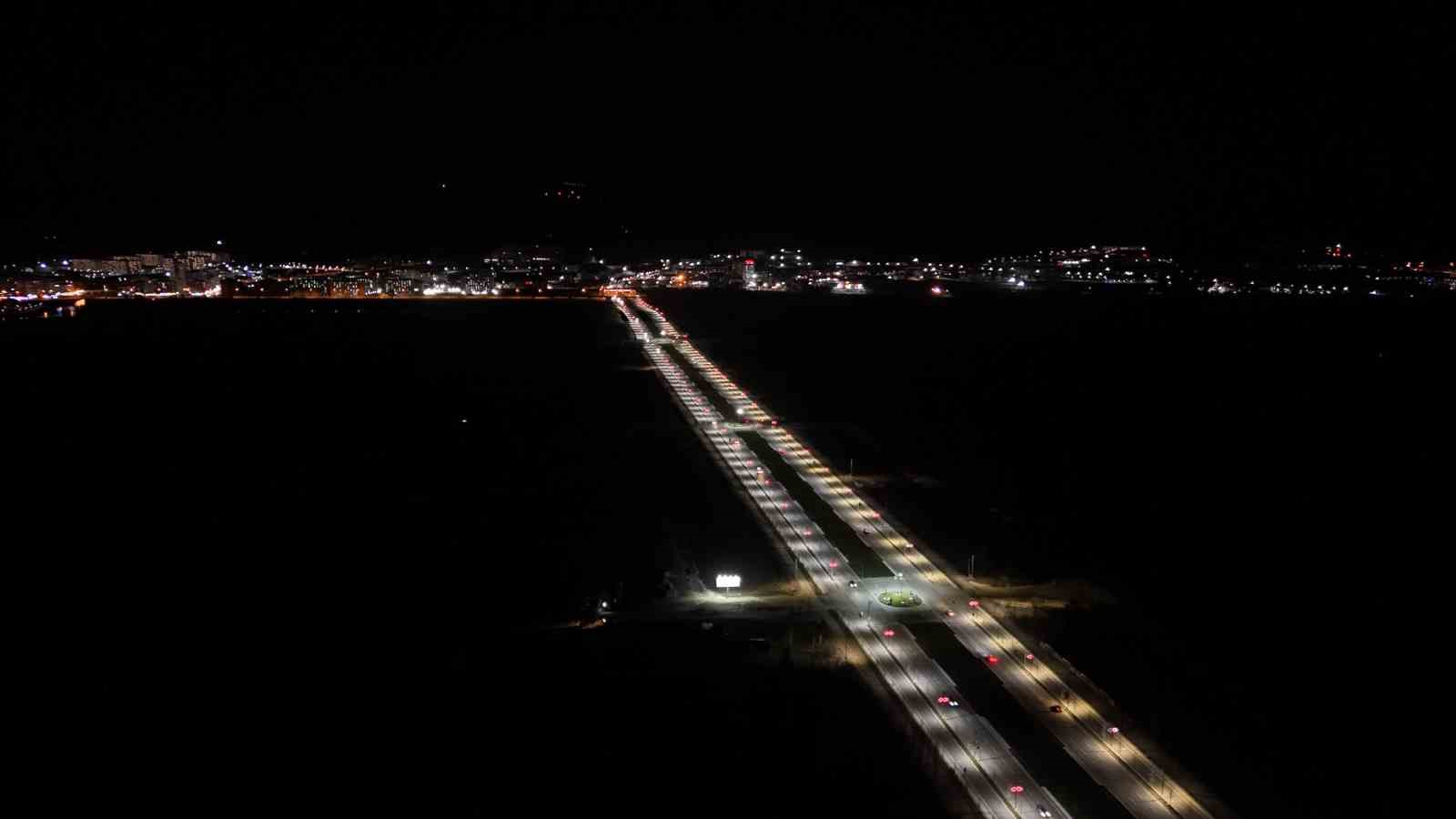 Görüntüsü ile havalimanını andırıyor, görenlerin dikkatini çekiyor
