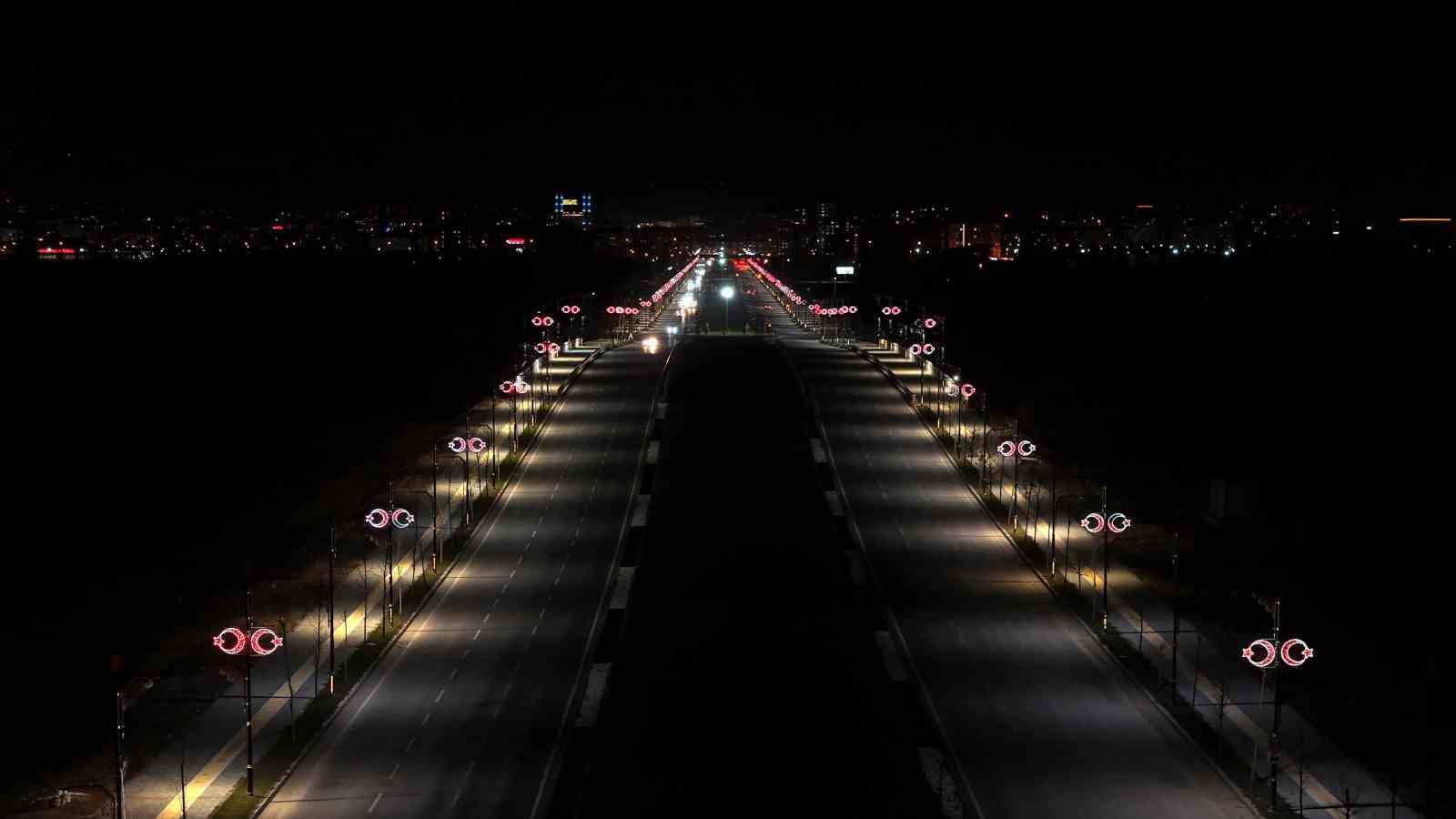 Görüntüsü ile havalimanını andırıyor, görenlerin dikkatini çekiyor
