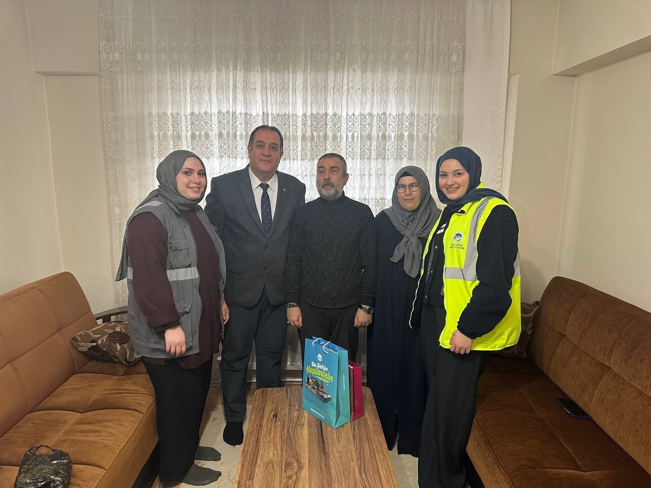 Gözlerini bağlayıp su doldurdular: Öğrencilere ’Beyaz Baston’ farkındalığı
